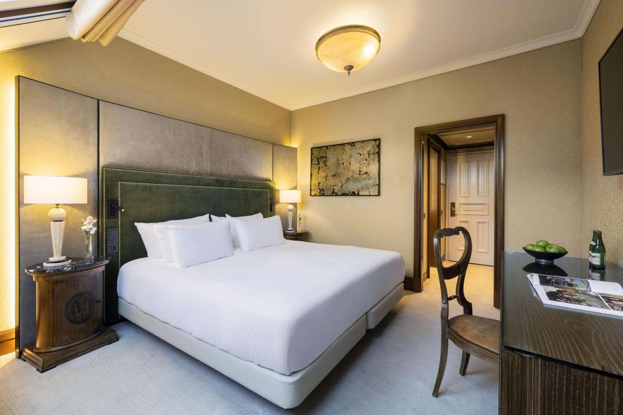 Nh Collection Carlo Iv 5* Praha