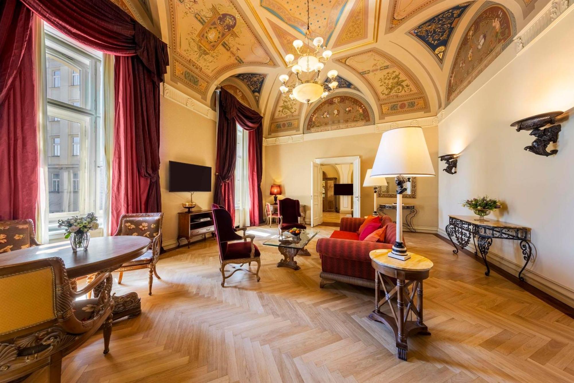 Hotel Nh Collection Carlo Iv Praha